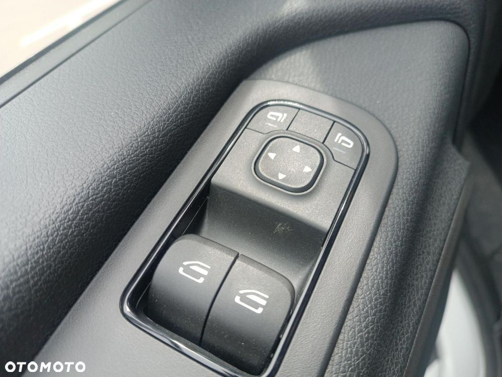 Mercedes-Benz Sprinter - 14