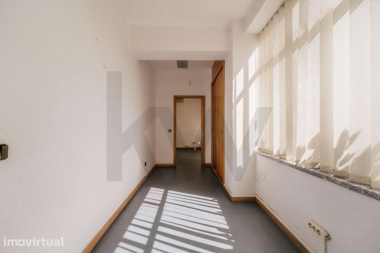Loja de 75 m2 no Cidral | Excelente localização e potencial para habit - Grande imagem: 3/13