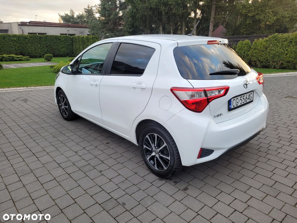 Toyota Yaris 1.5 Premium - 4