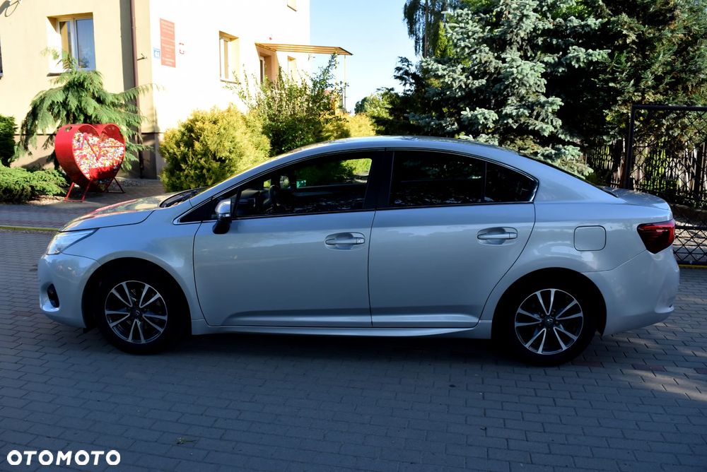 Toyota Avensis 2.0 Premium MS - 11