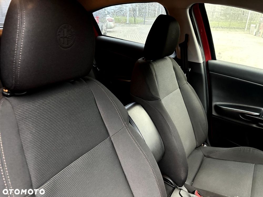 Alfa Romeo Giulietta 2.0 JTDM Distinctive - 14