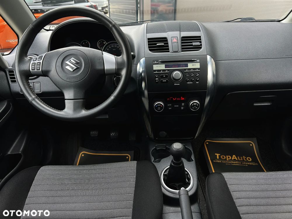 Suzuki SX4 1.6 Premium - 32