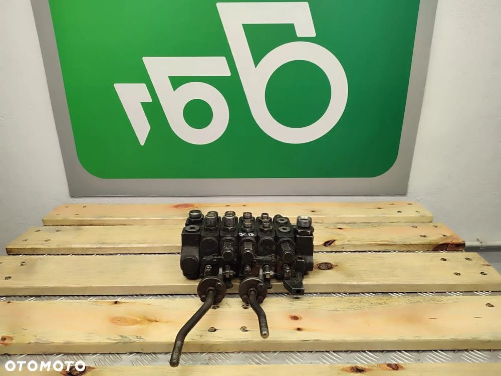 Rozdzielacz hydrauliczny 3469205165 ładowarka JCB - 1