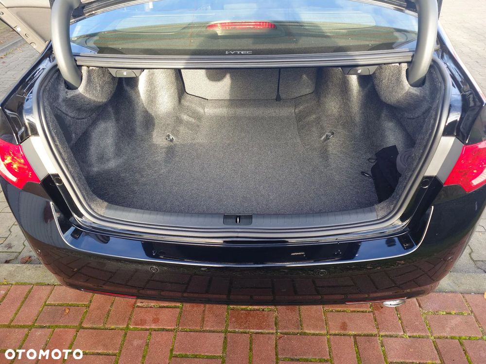 Honda Accord 2.0 Lifestyle - 31