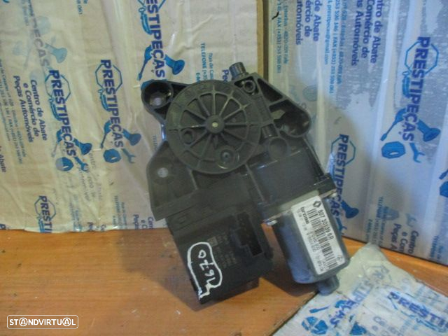 Motor Elevador Vidro 807301396R RENAULT MEGANE 3 SW 2011 FD RENAULT MEGANE 3 FASE 3 2015 1.5DCI 110CV 5P PRETO F DRT RENAULT MEGANE 3 FASE 1 2011 1.9DCI 130CV 5P PRETO F DRT - 2