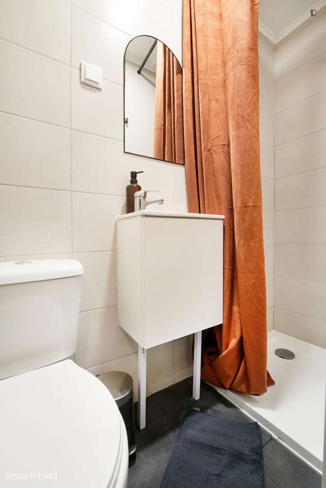 Quarto - localizado em Arroios Lisbon - Grande imagem: 4/43