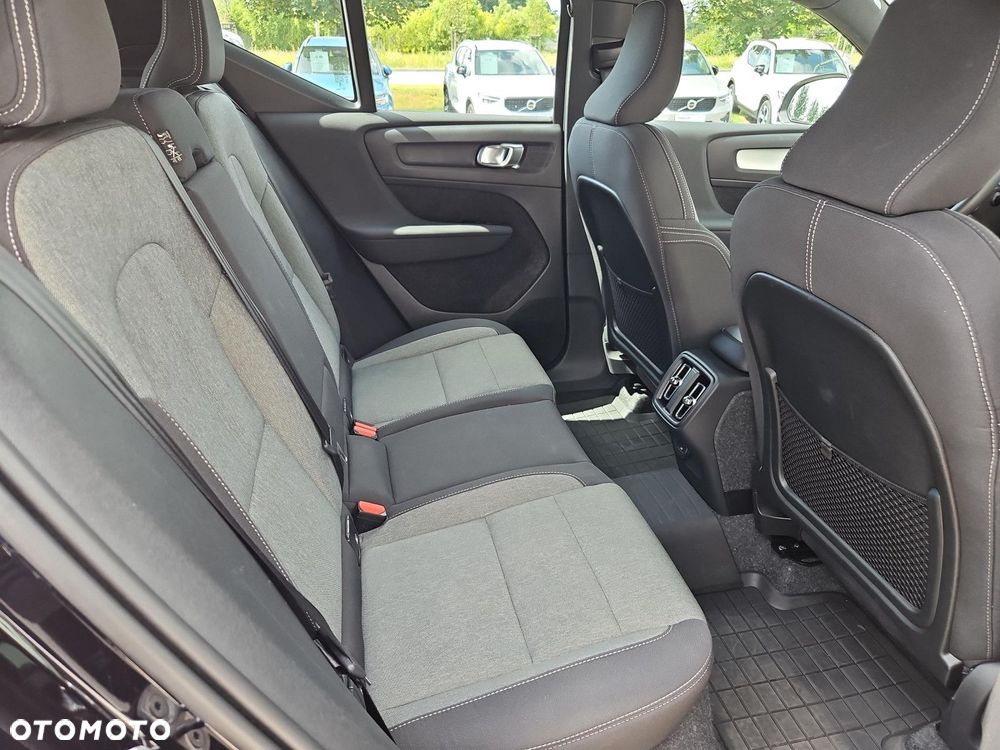 Volvo XC 40 B3 Plus Dark - 12