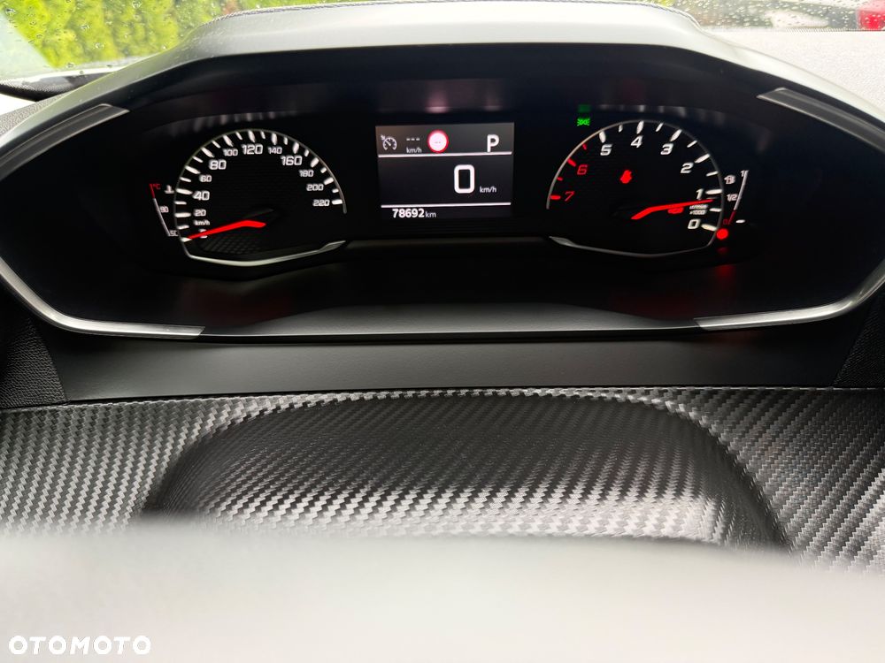 Peugeot 2008 BlueHDi 130 Allure S&S EAT8 - 11
