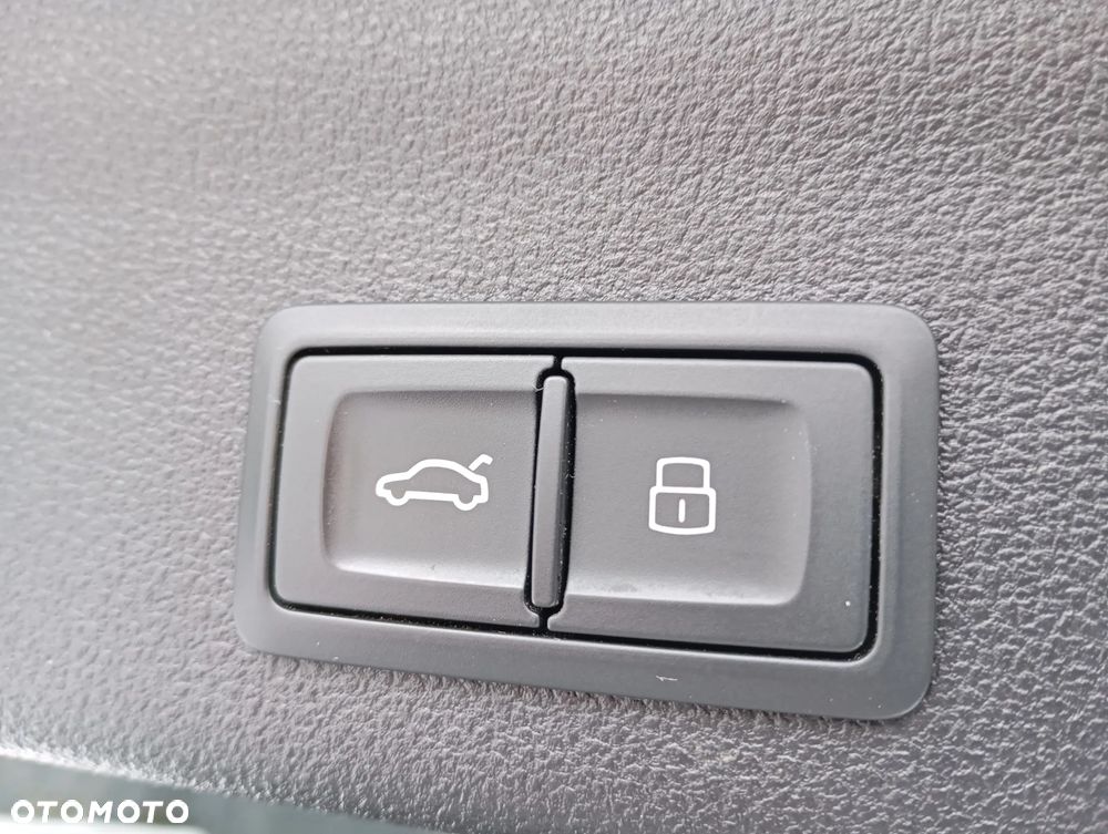 Audi A6 Avant 40 TDI quattro S tronic design - 30