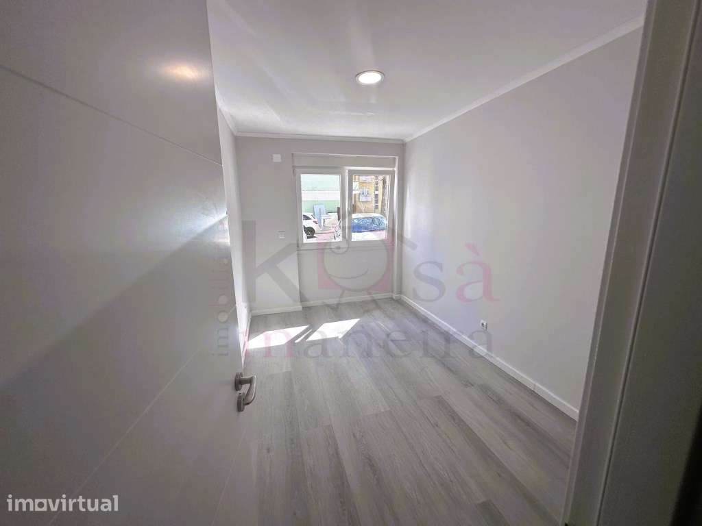 Apartamento T2 R/C em Benfica! - Grande imagem: 4/12