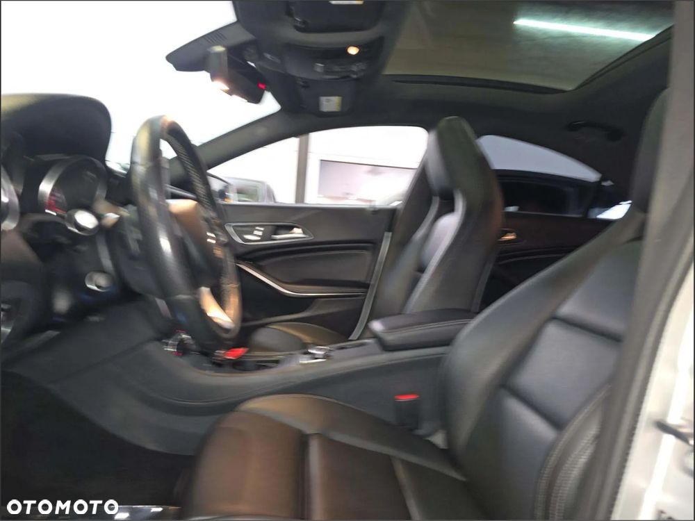 Mercedes-Benz CLA 250 7G-DCT AMG Line - 5