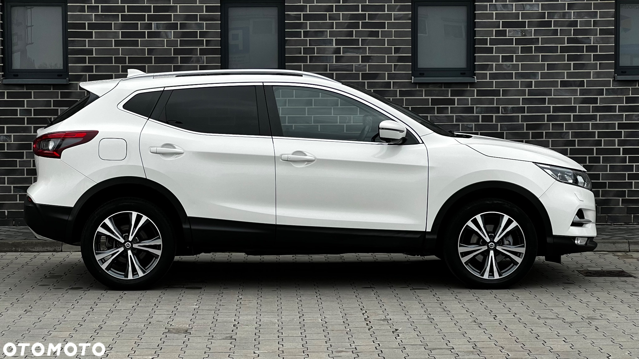 Nissan Qashqai 1.6 DIG-T N-Connecta - 14