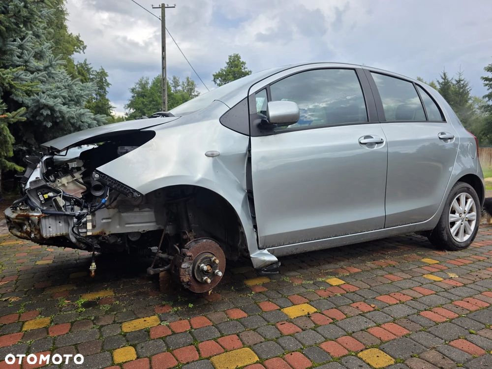 Toyota Yaris 1.3 VVT-i Sol - 2