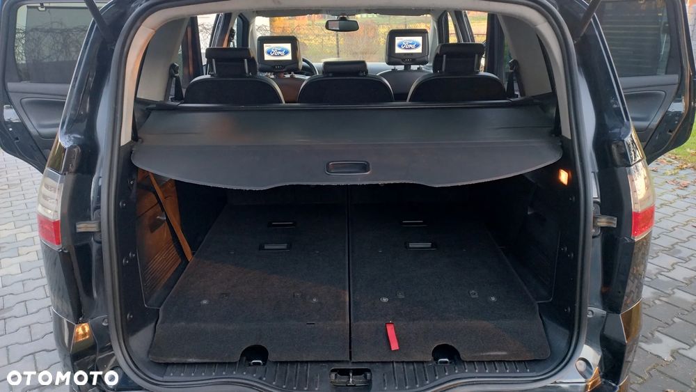 Ford S-Max - 13