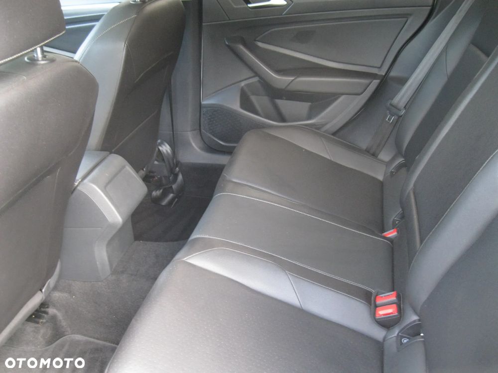 Volkswagen Jetta - 16
