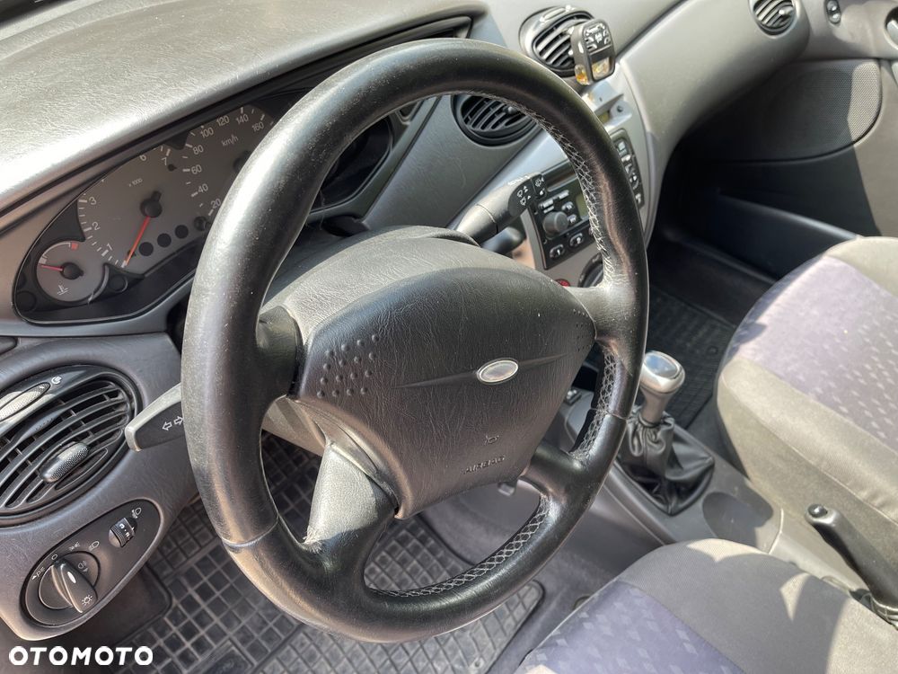 Ford Focus 1.6 Trend - 33