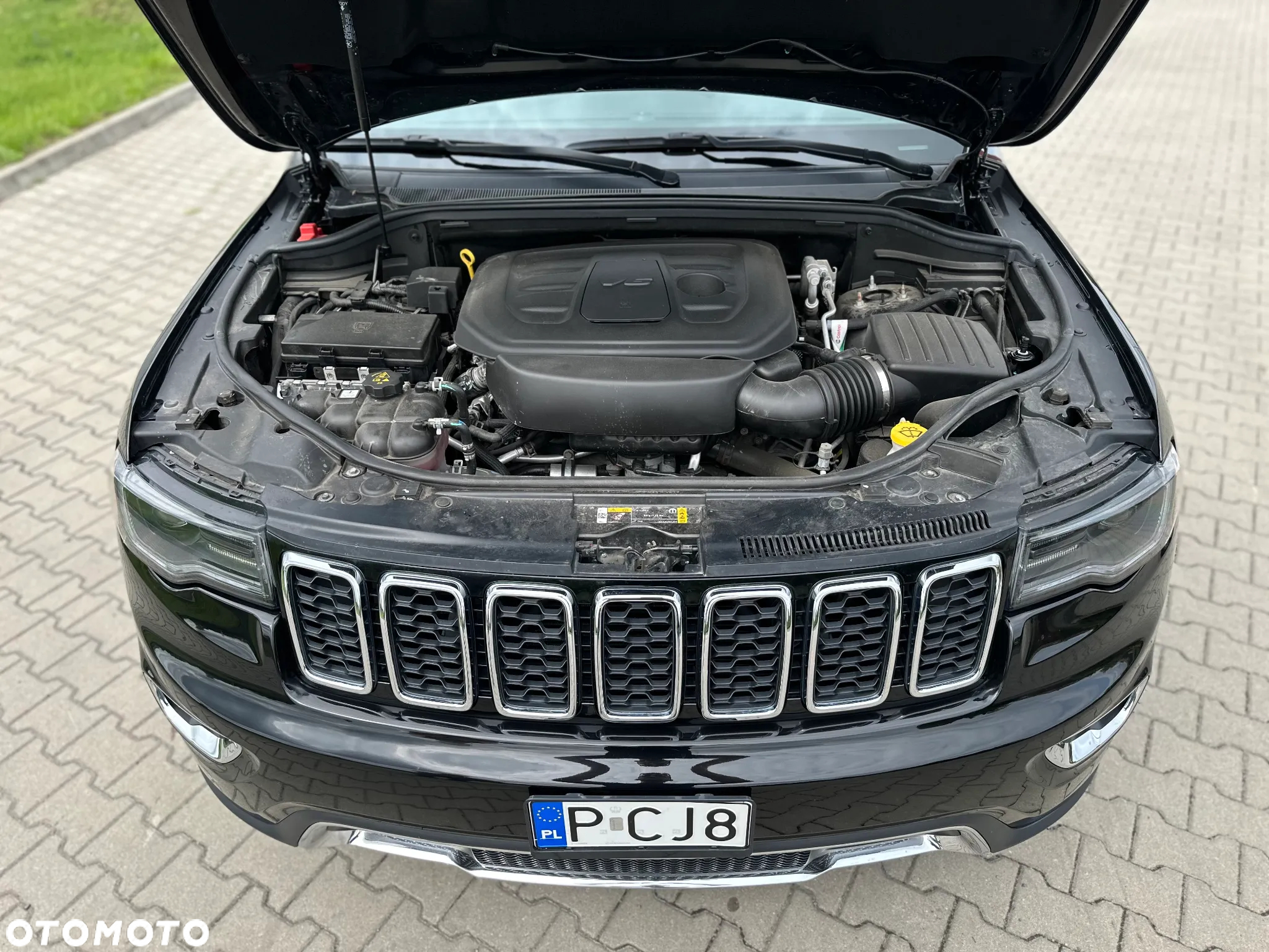 Jeep Grand Cherokee - 14