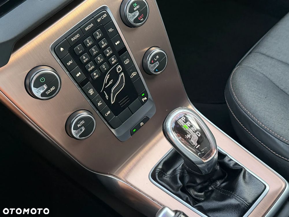 Volvo V40 T4 Powershift Momentum - 22