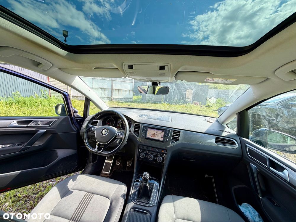 Volkswagen Golf - 6