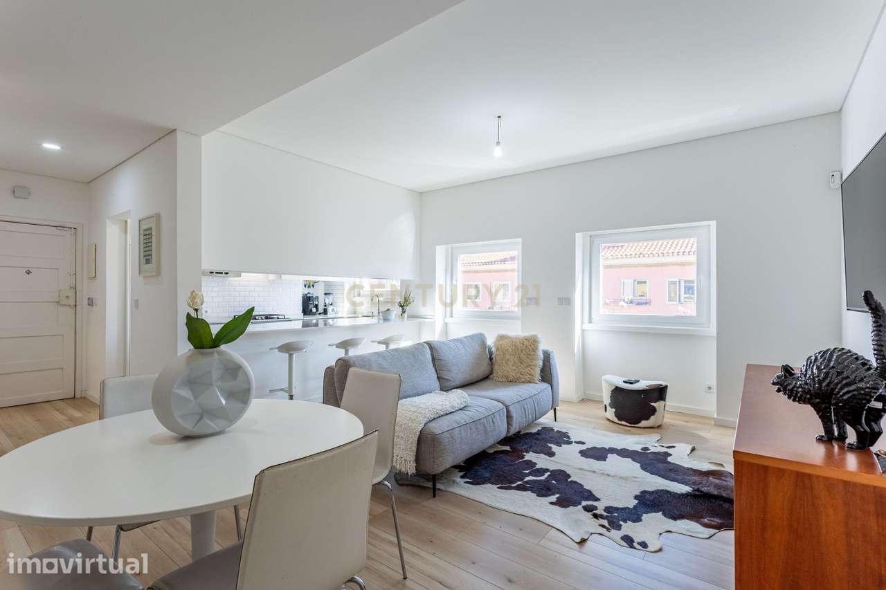 Apartamento T2 transformado em T3 com charme único em Alvalade - Grande imagem: 3/30