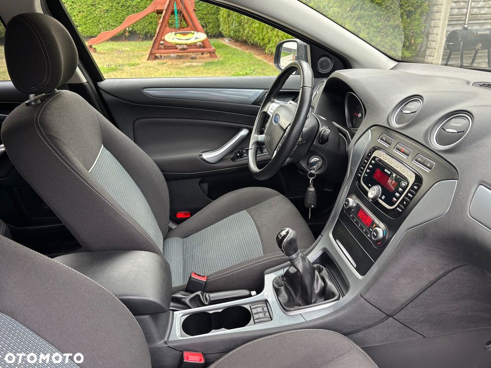 Ford Mondeo - 30