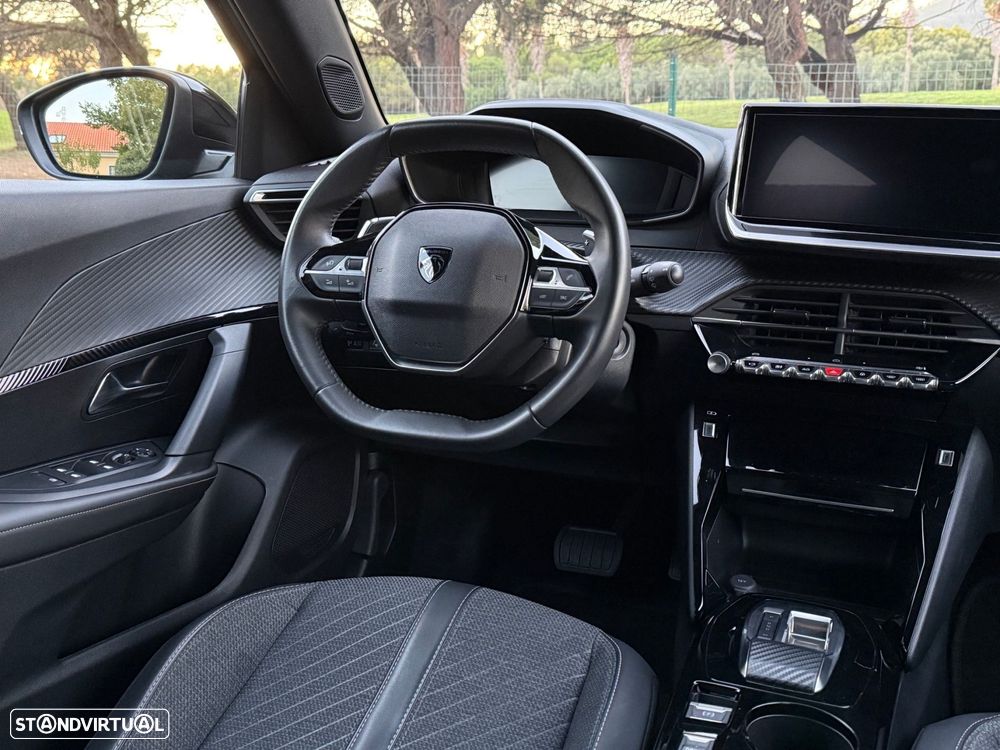 Peugeot 2008 1.2 Hybrid Allure e-DCS6 - 26