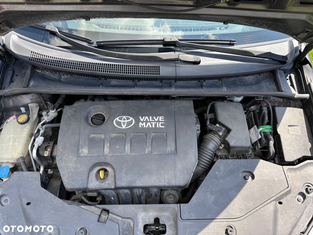 Toyota Avensis 1.8 Luna - 9