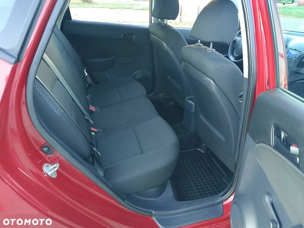 Hyundai i30 1.4 Base + - 7