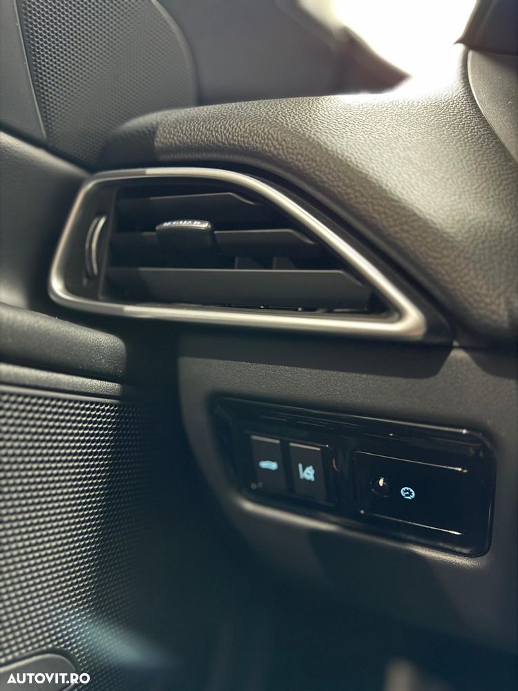 Jaguar XE 20d Aut. Portfolio - 26