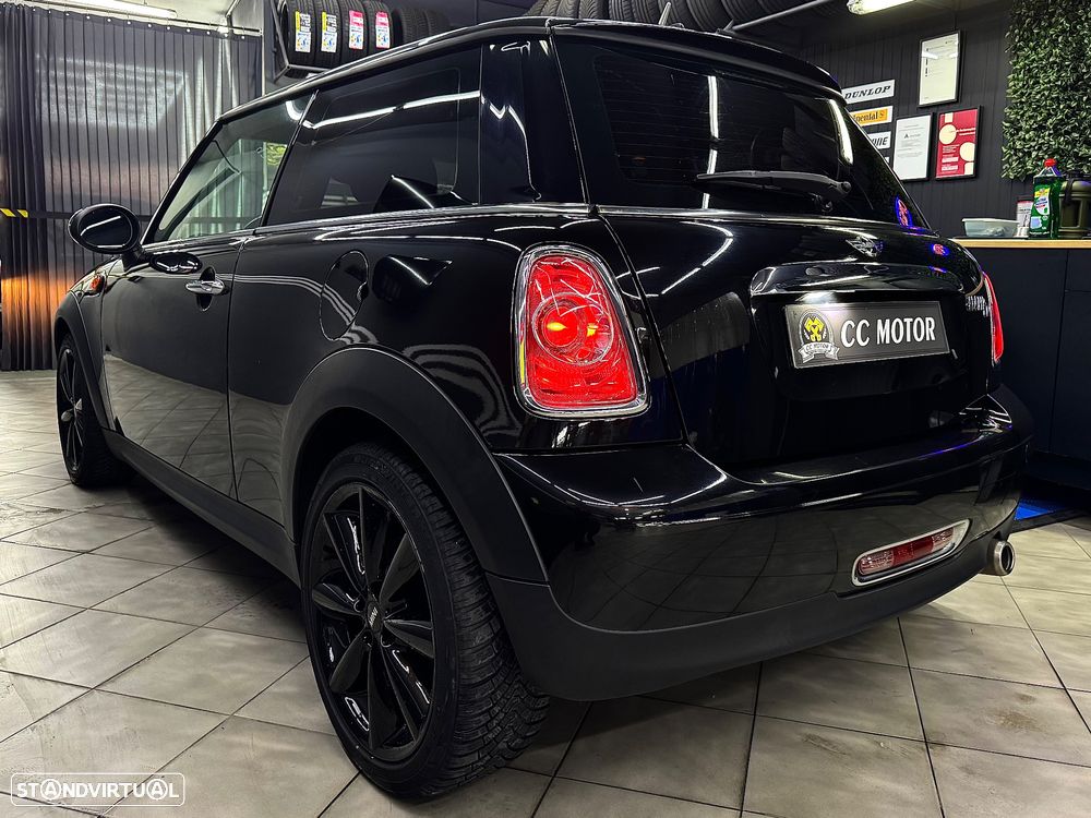 MINI 3 Portas Cooper D - 3