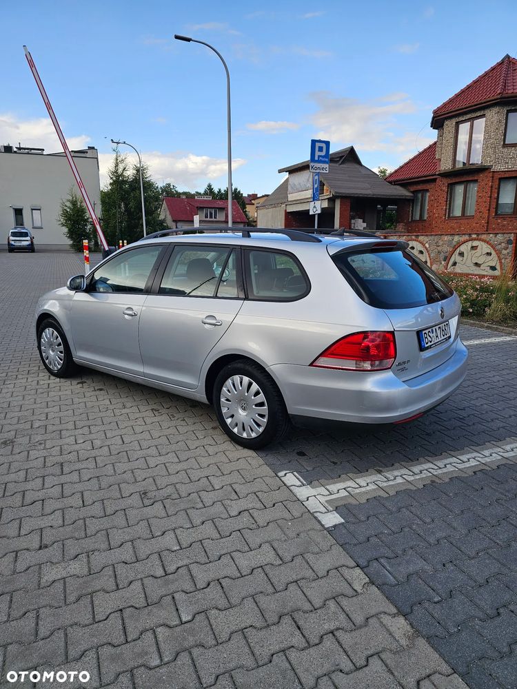 Volkswagen Golf - 6