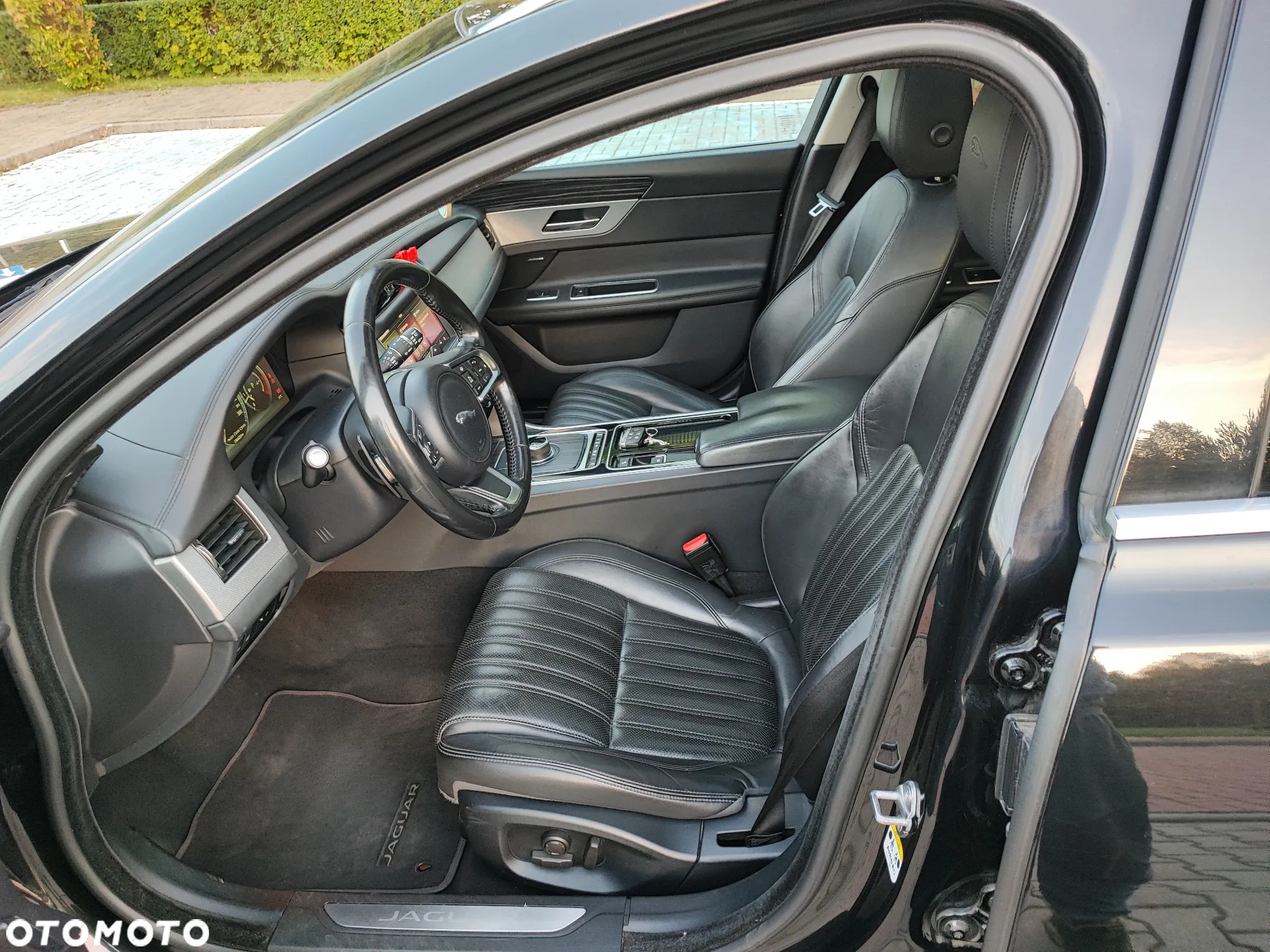 Jaguar XF 30d Sportbrake Portfolio - 18