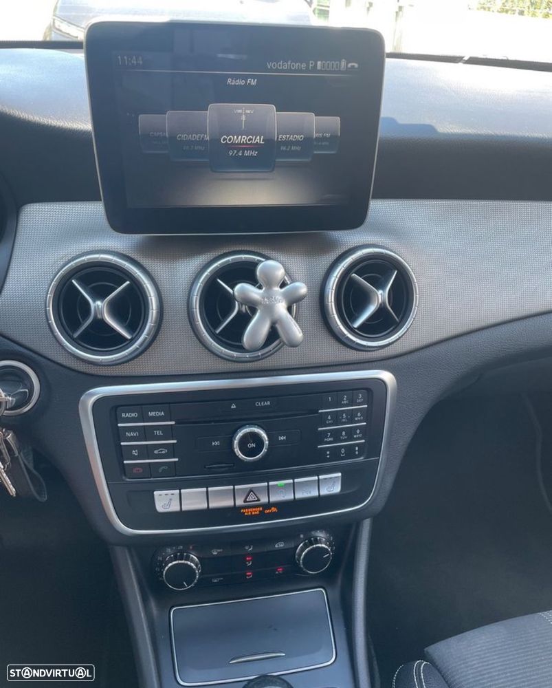 Mercedes-Benz CLA 180 - 11
