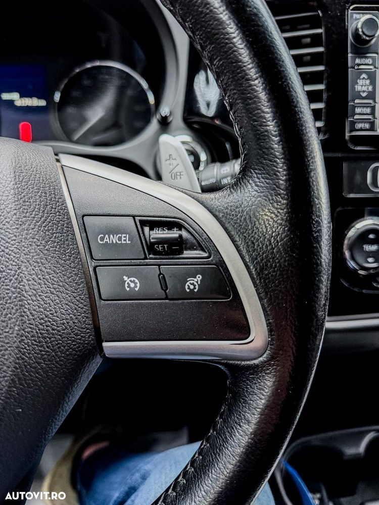 Mitsubishi Outlander - 20