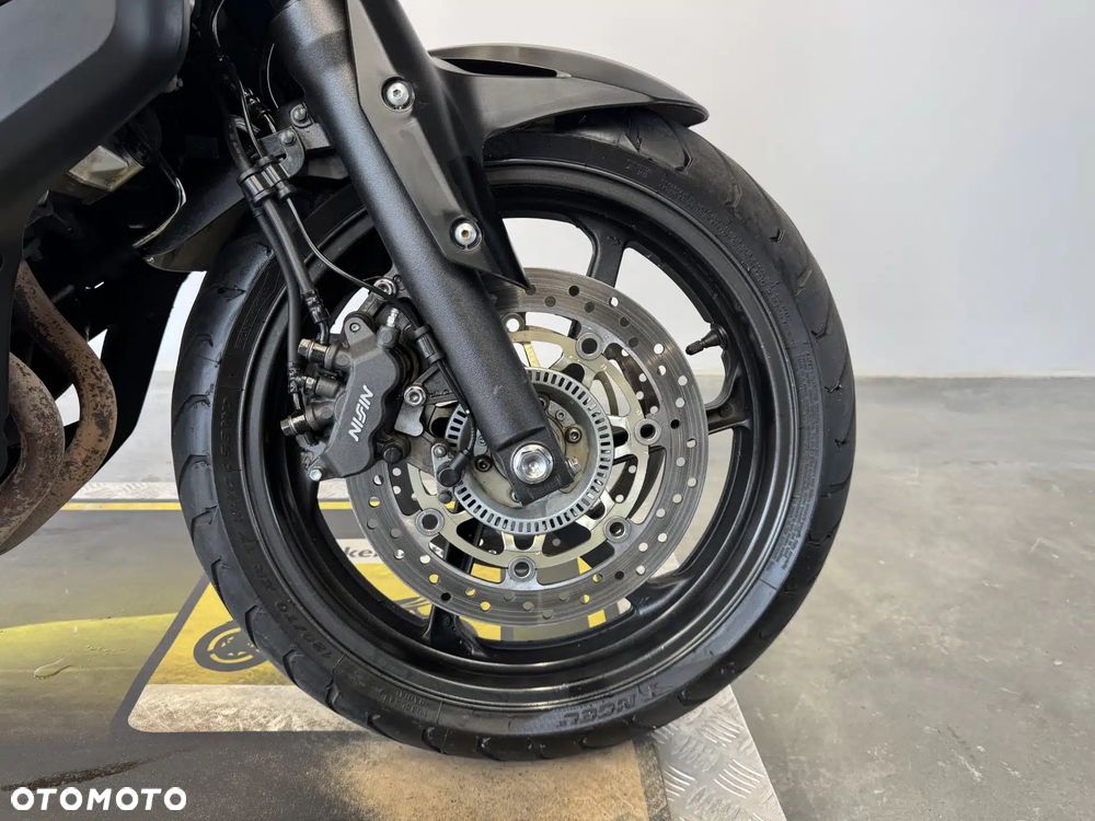 Honda VFR - 8