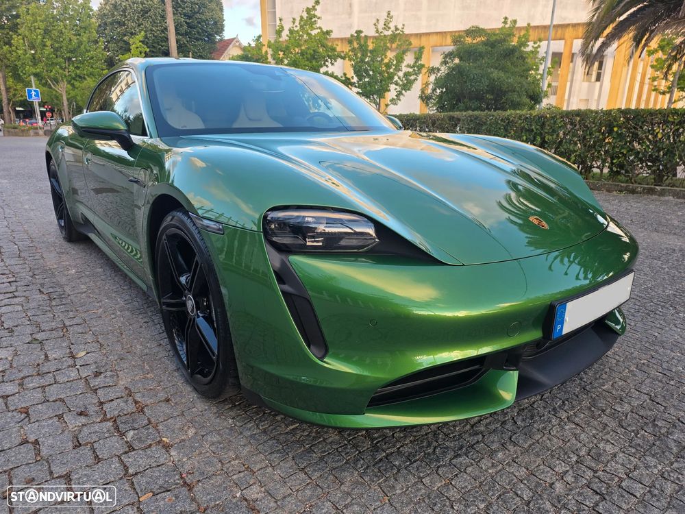 Porsche Taycan Sport Turismo Turbo - 18