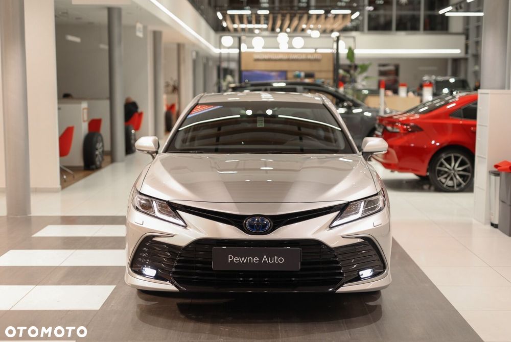 Toyota Camry - 3