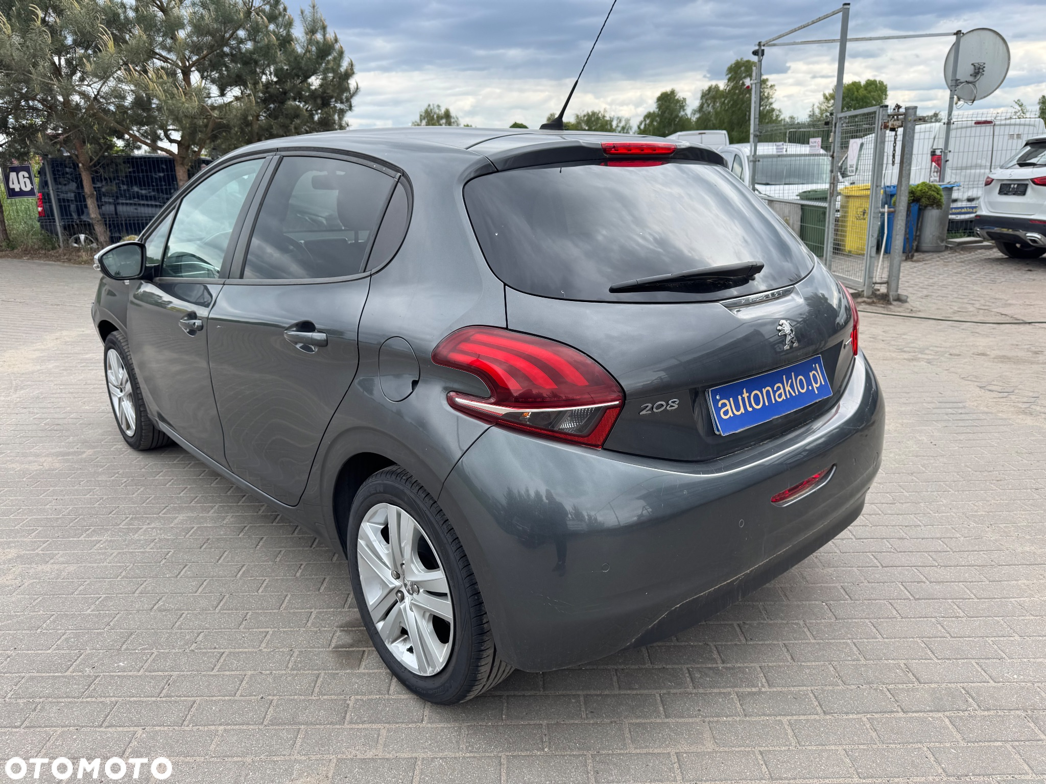 Peugeot 208 1.2 PureTech Style - 4
