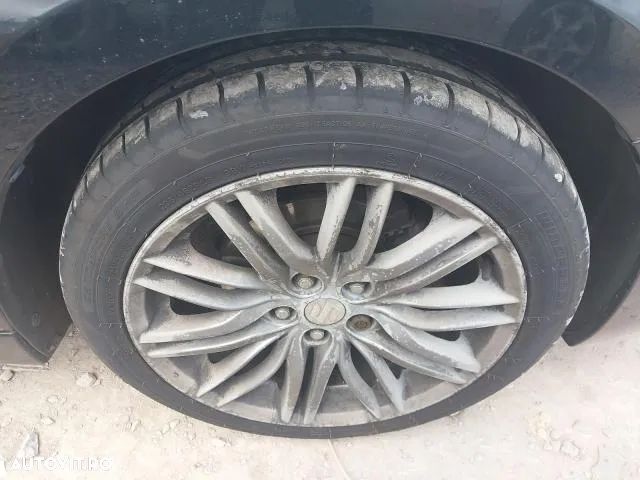 Dezmembrez suzuki Kizashi - 17