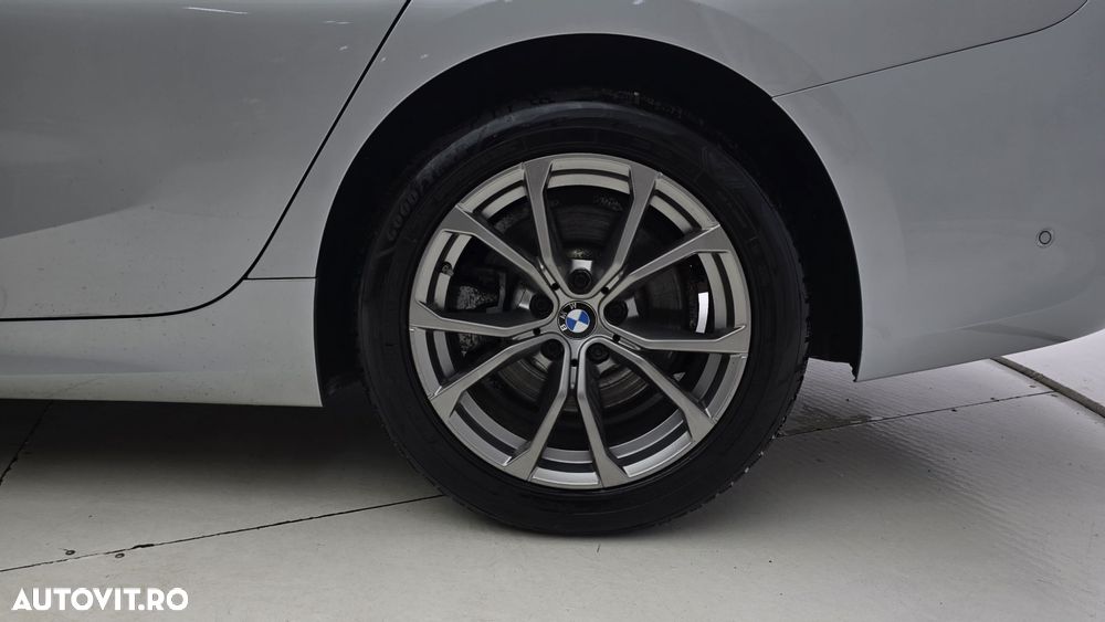 BMW Seria 3 330d xDrive AT - 22