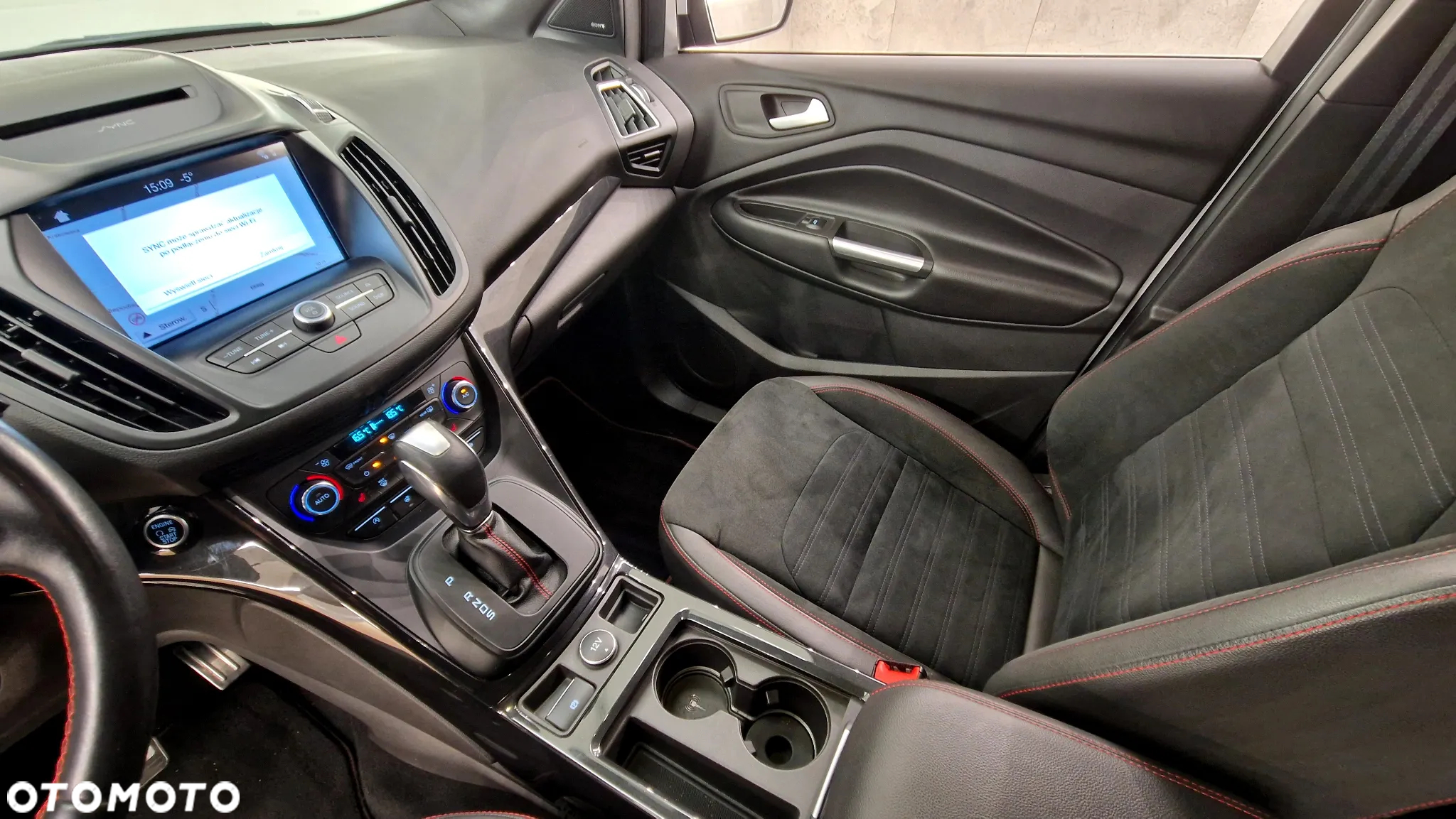 Ford Kuga 2.0 TDCi 4x4 ST-Line - 23
