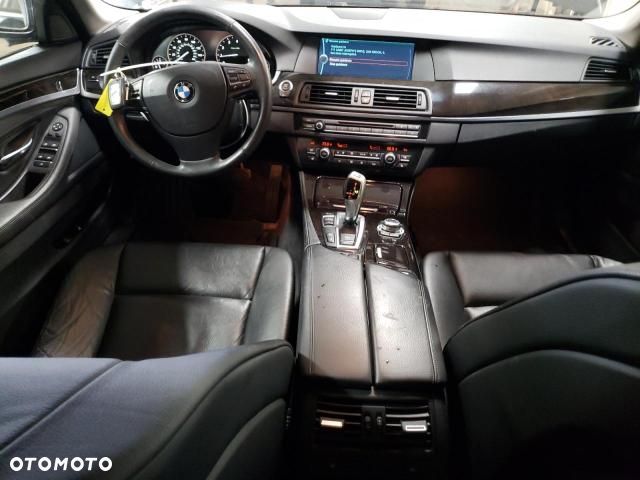 BMW Seria 5 528i xDrive - 25