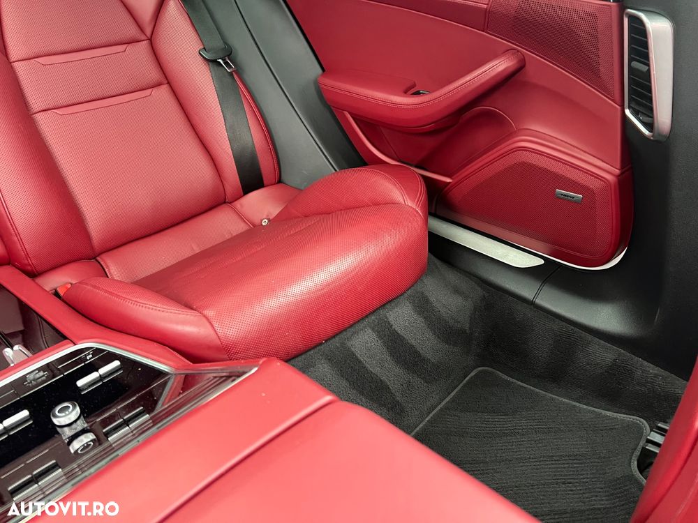 Porsche Panamera - 34
