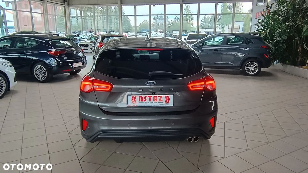Ford Focus 1.5 EcoBoost ST-Line - 24