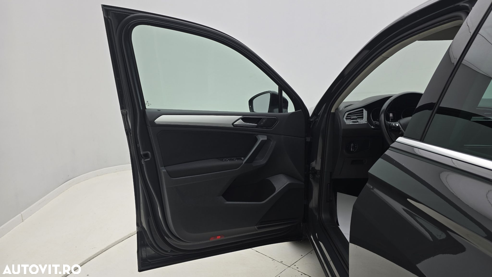 Volkswagen Tiguan 2.0 TDI 4Mot DSG Comfortline - 10