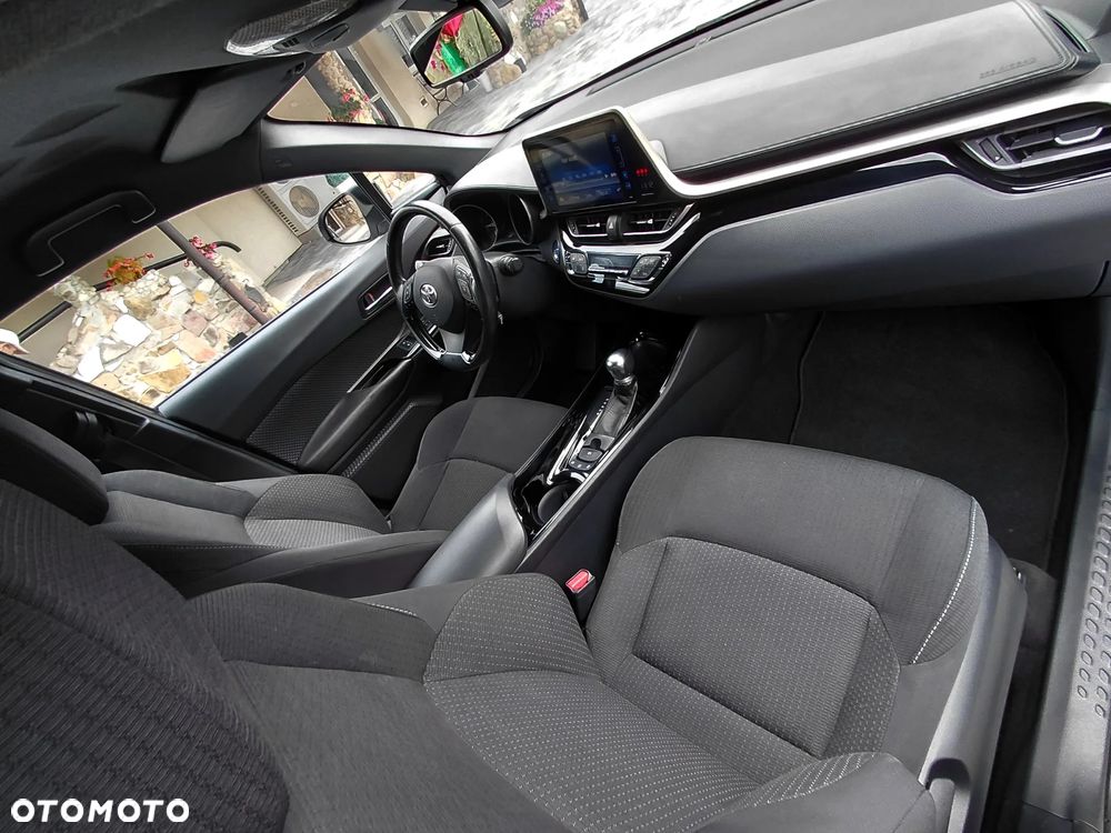 Toyota C-HR Business-Edition - 24