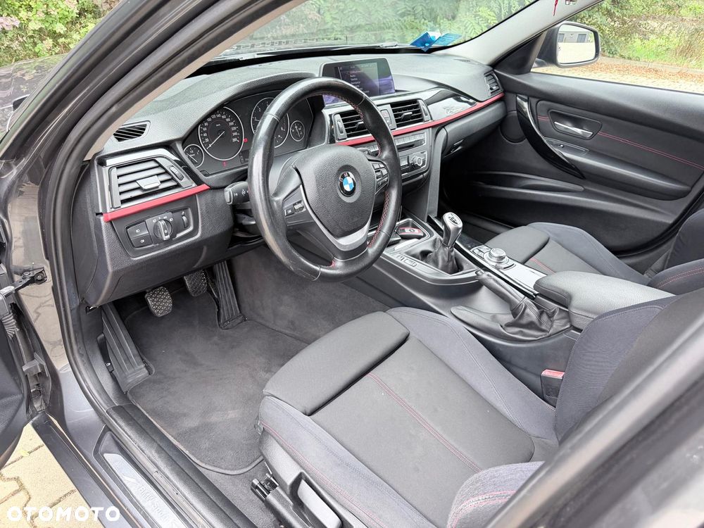 BMW Seria 3 320d Sport Line - 10