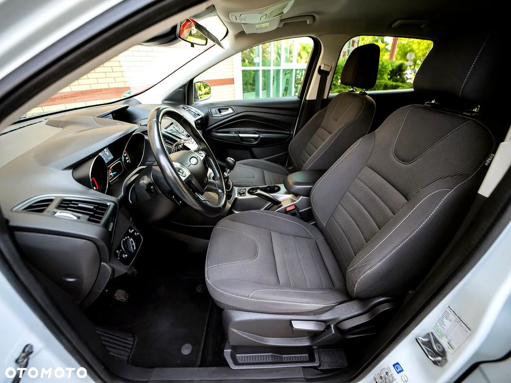 Ford Kuga - 32
