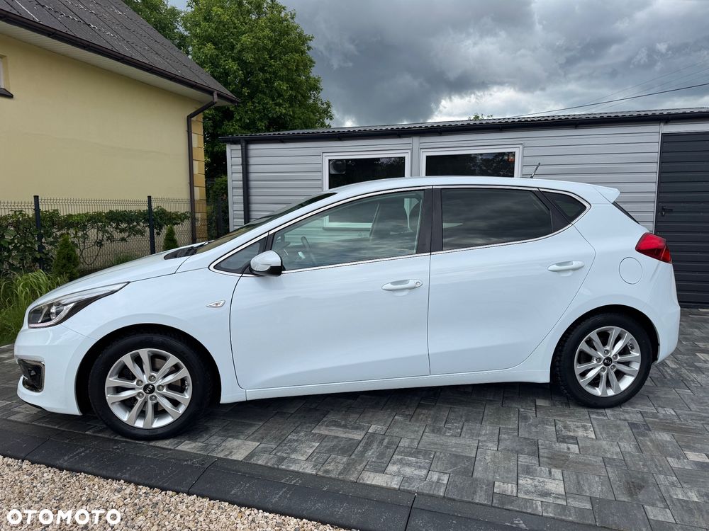 Kia Ceed 1.4 CVVT ISG Dream-Team Edition - 11