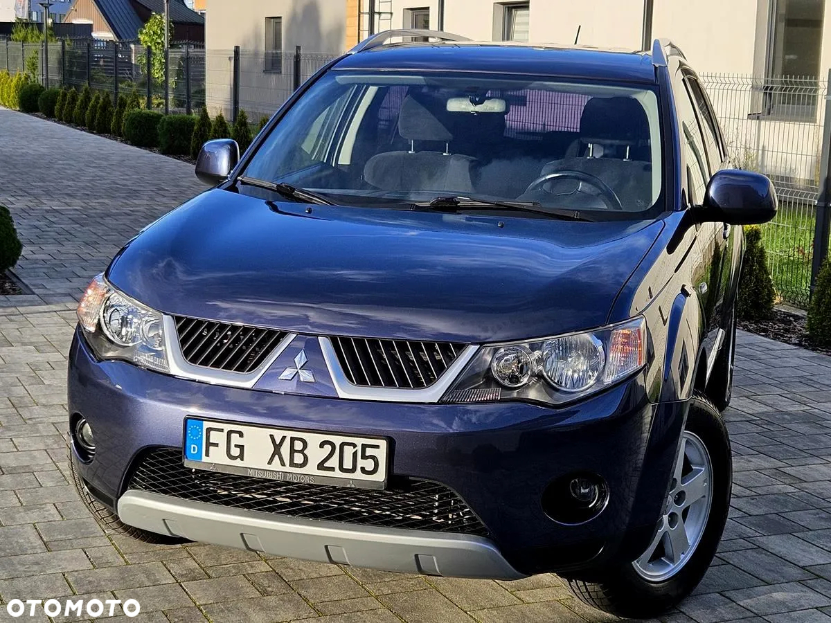 Mitsubishi Outlander 2.4 4WD Inform - 2